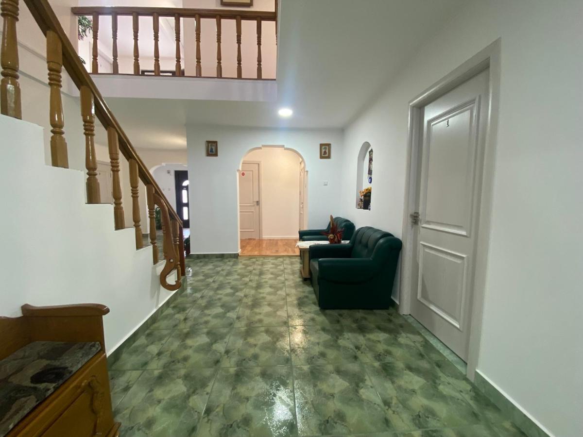 Casa Laur Hotel Mînăstirea Humorului Eksteriør billede