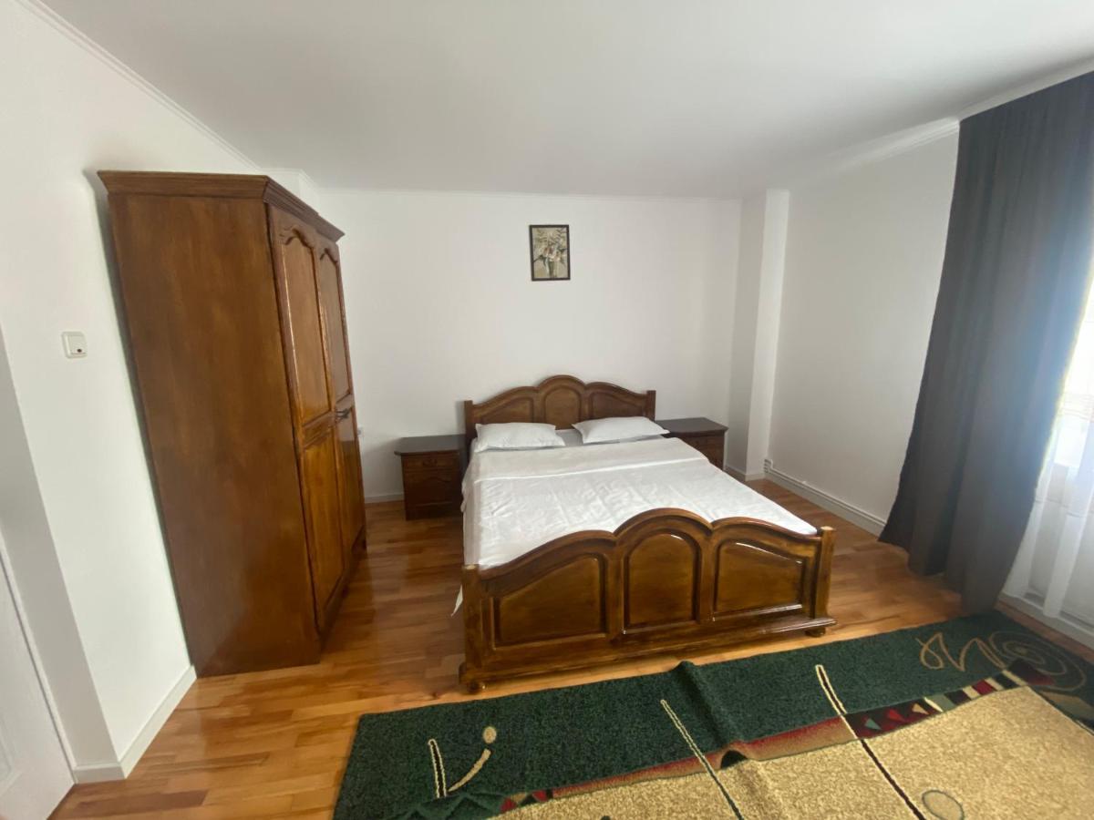 Casa Laur Hotel Mînăstirea Humorului Eksteriør billede