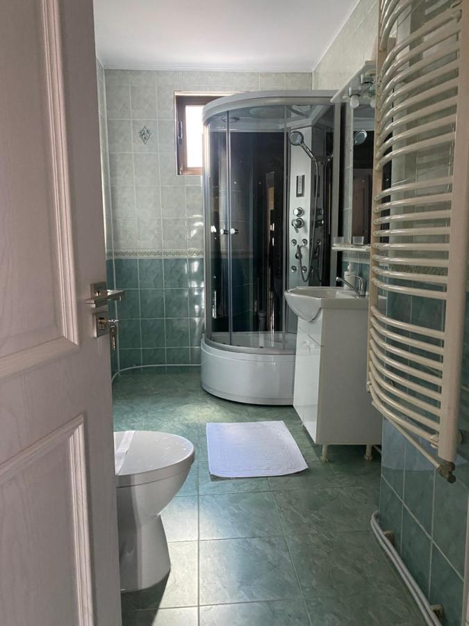 Casa Laur Hotel Mînăstirea Humorului Eksteriør billede