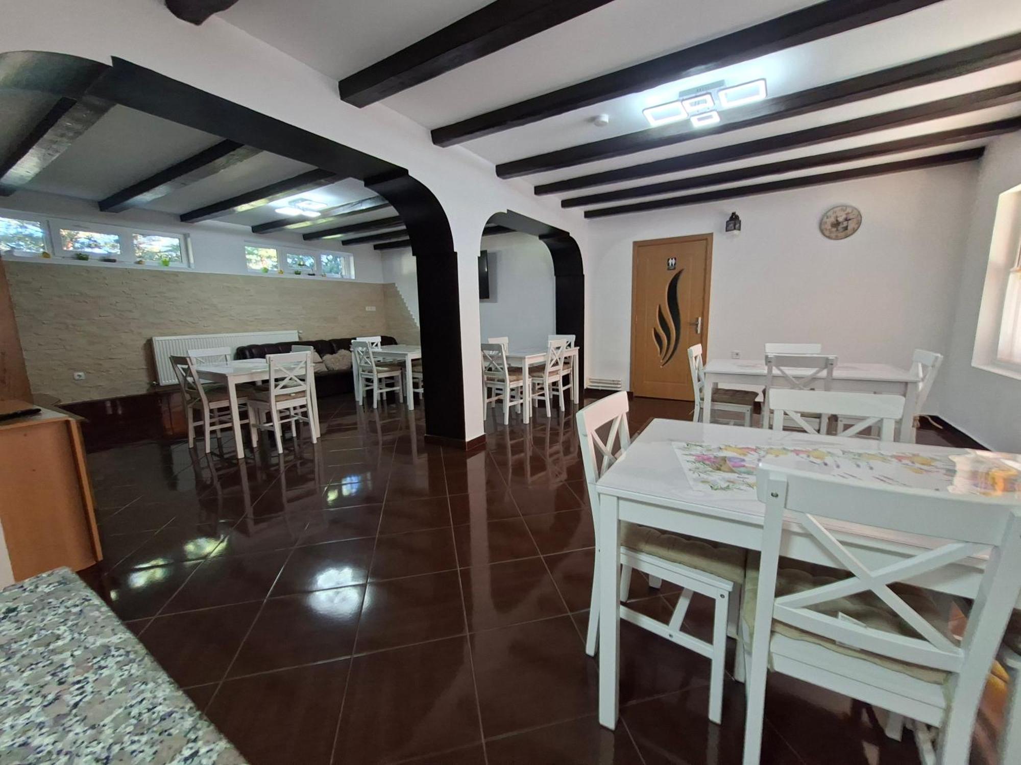 Casa Laur Hotel Mînăstirea Humorului Eksteriør billede